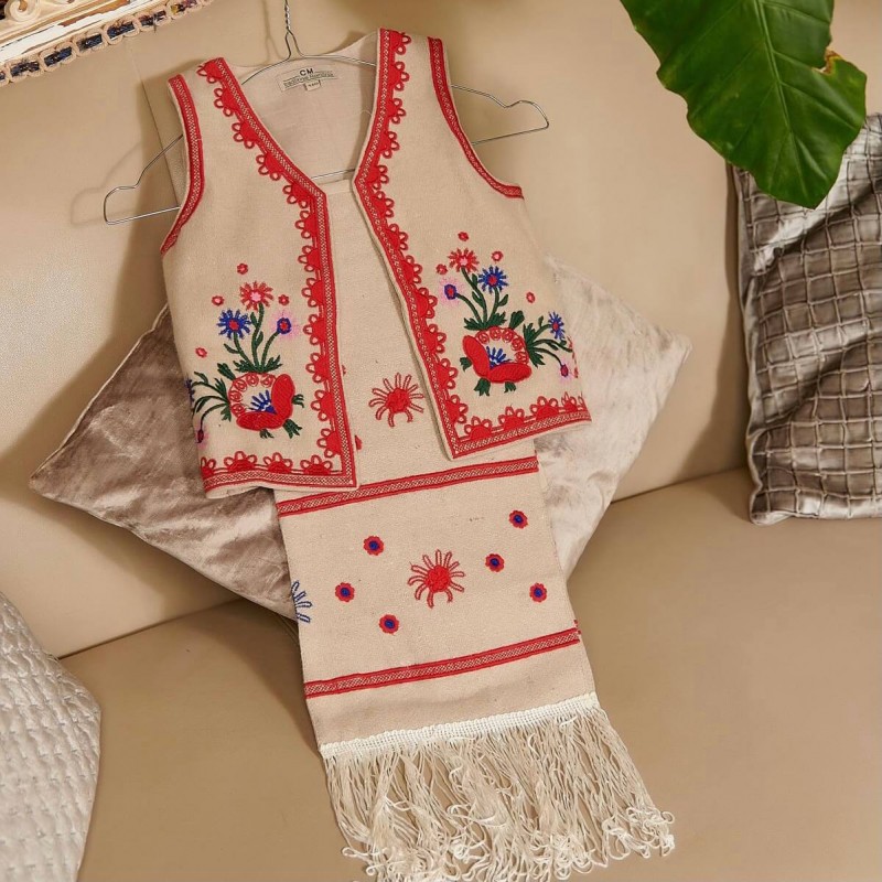 Costum traditional format din vesta si catrinta fetite - Sofia