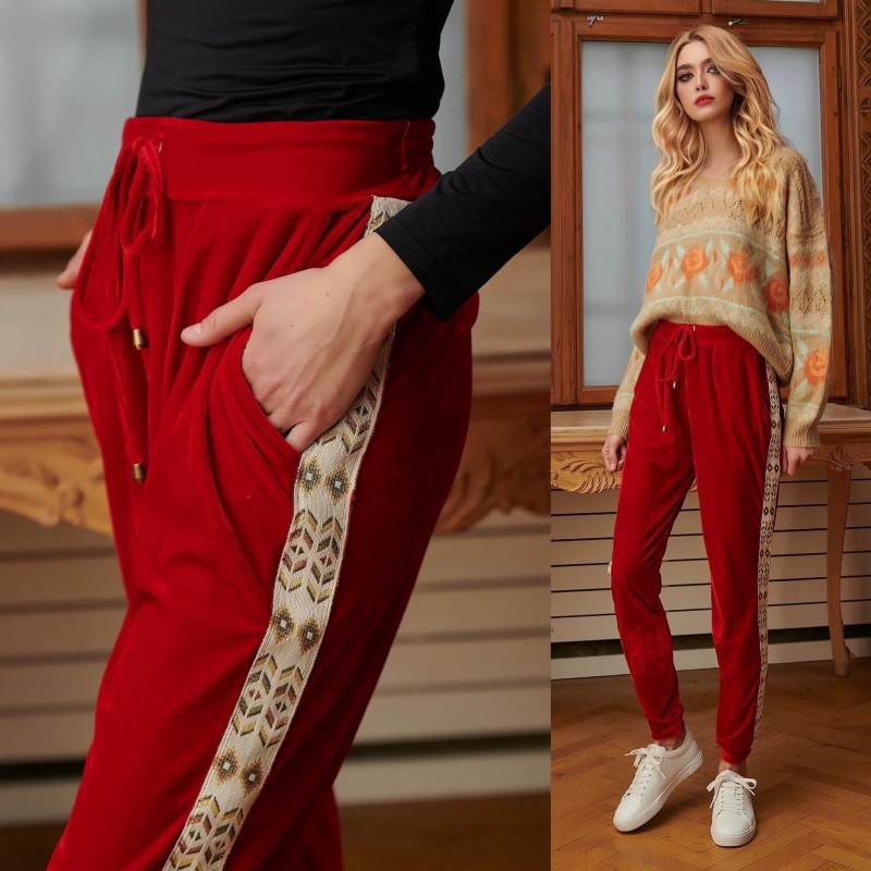 Pantaloni rosii din catifea - cu banda traditionala