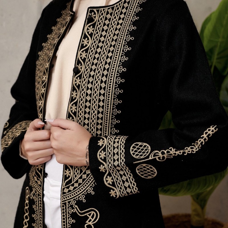 Palton brodat negru din stofa de lana - Elena