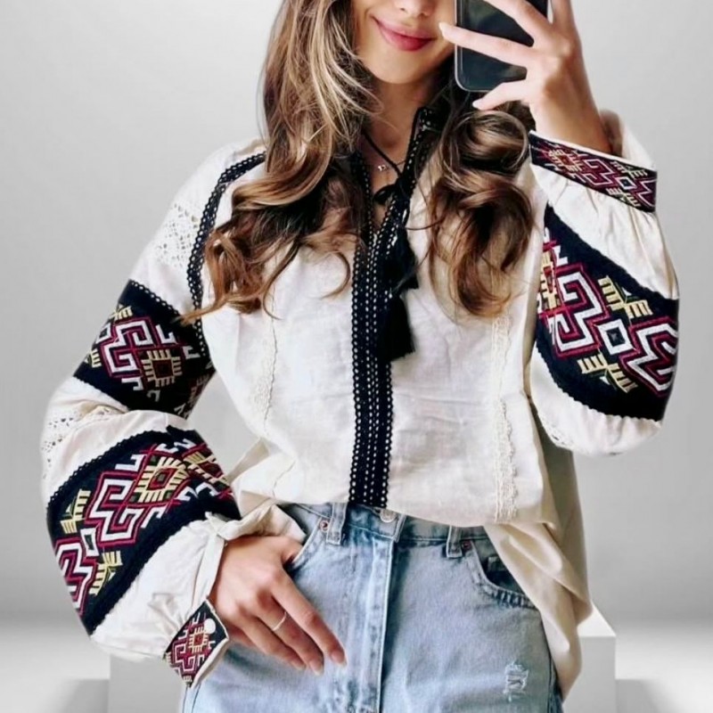 IE Nationala, moderna, ivory cu motive traditionale - Elena