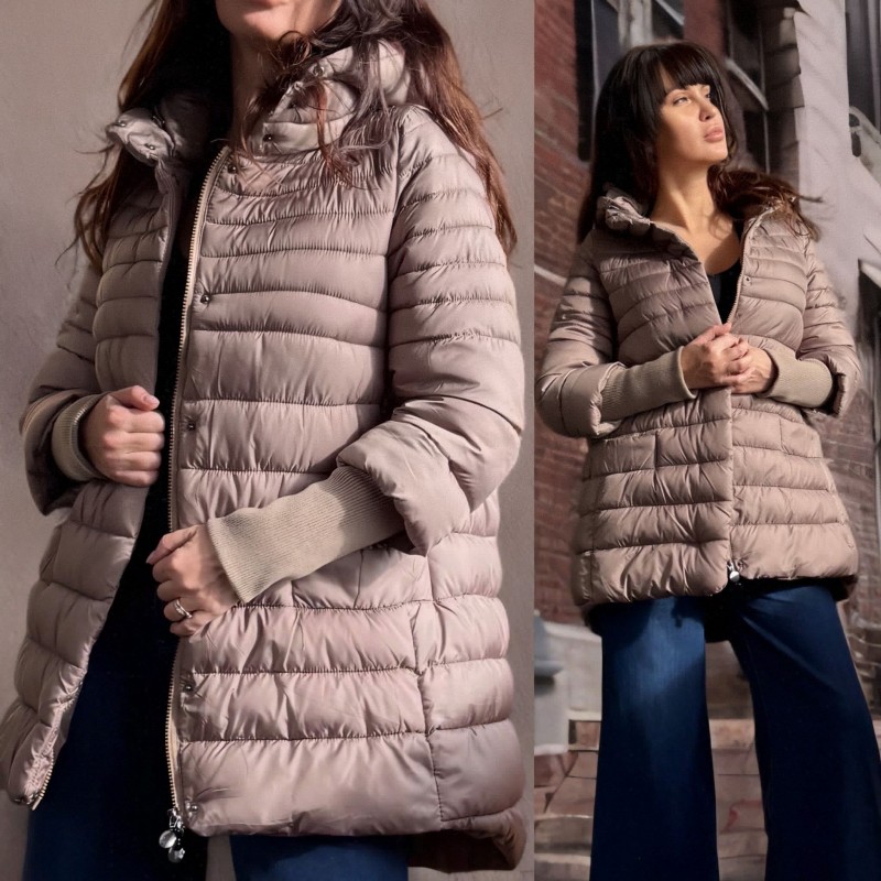 Geaca cafenie, groasa cu maneci stilizate si gluga