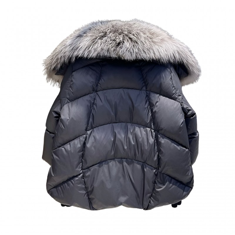 Geaca neagra cu blana naturala si maneci tricotate