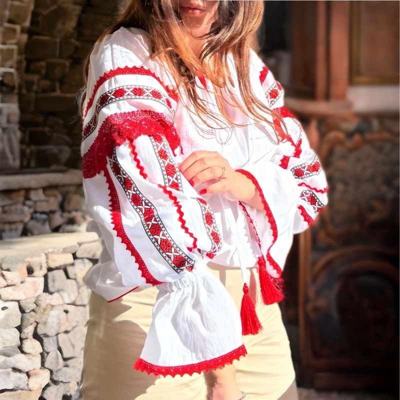 IE Nationala alba din panza de bumbac si dantela rosie