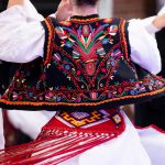 <h2>Costumul national – o varietate de stiluri, simboluri si folclor</h2>
